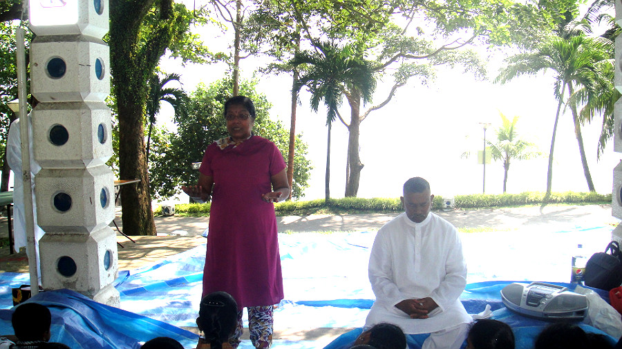 10 Mei Thirumathi Santhabai as a Mother Sharing her Mothers Love